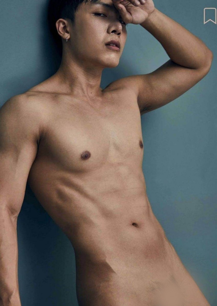 หนุ่มหล่อขึ้นปก 870.9