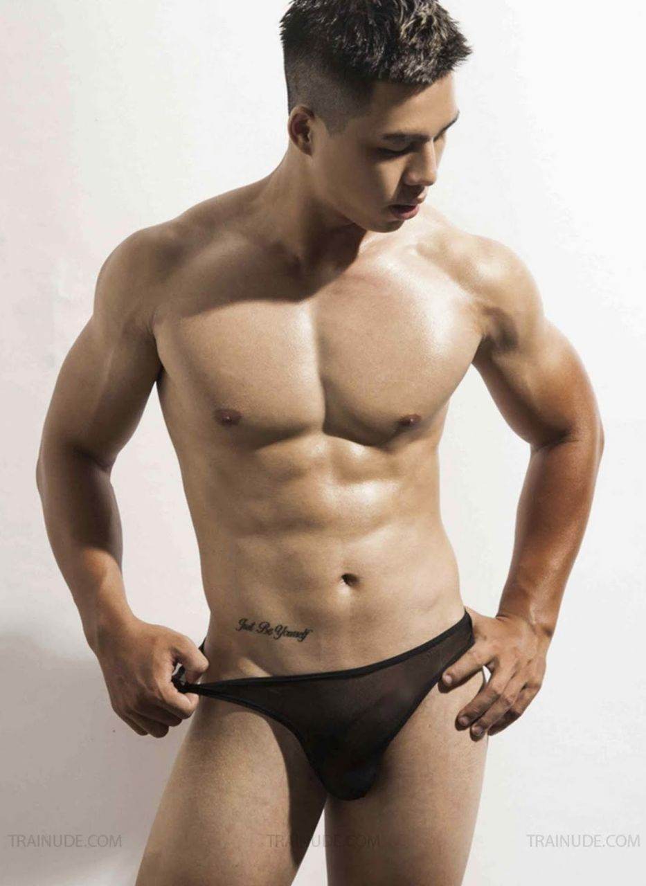 หนุ่มหล่อขึ้นปก 903.2