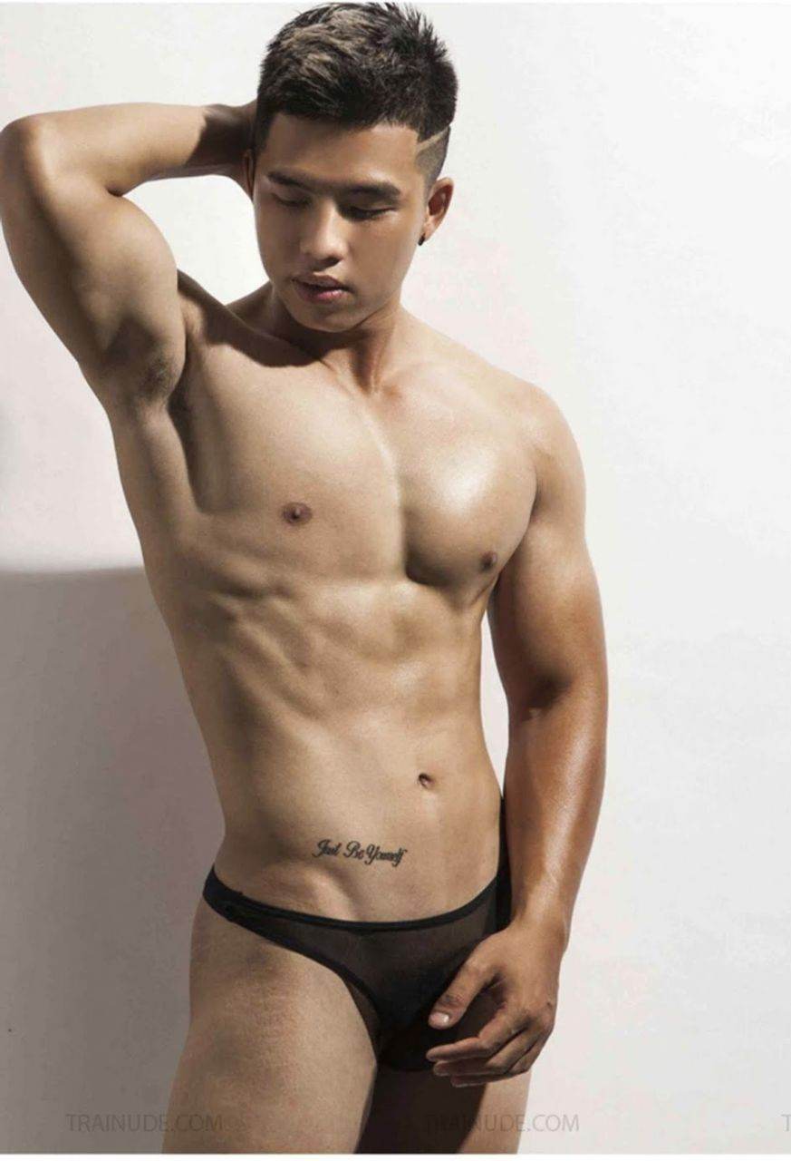 หนุ่มหล่อขึ้นปก 903.2