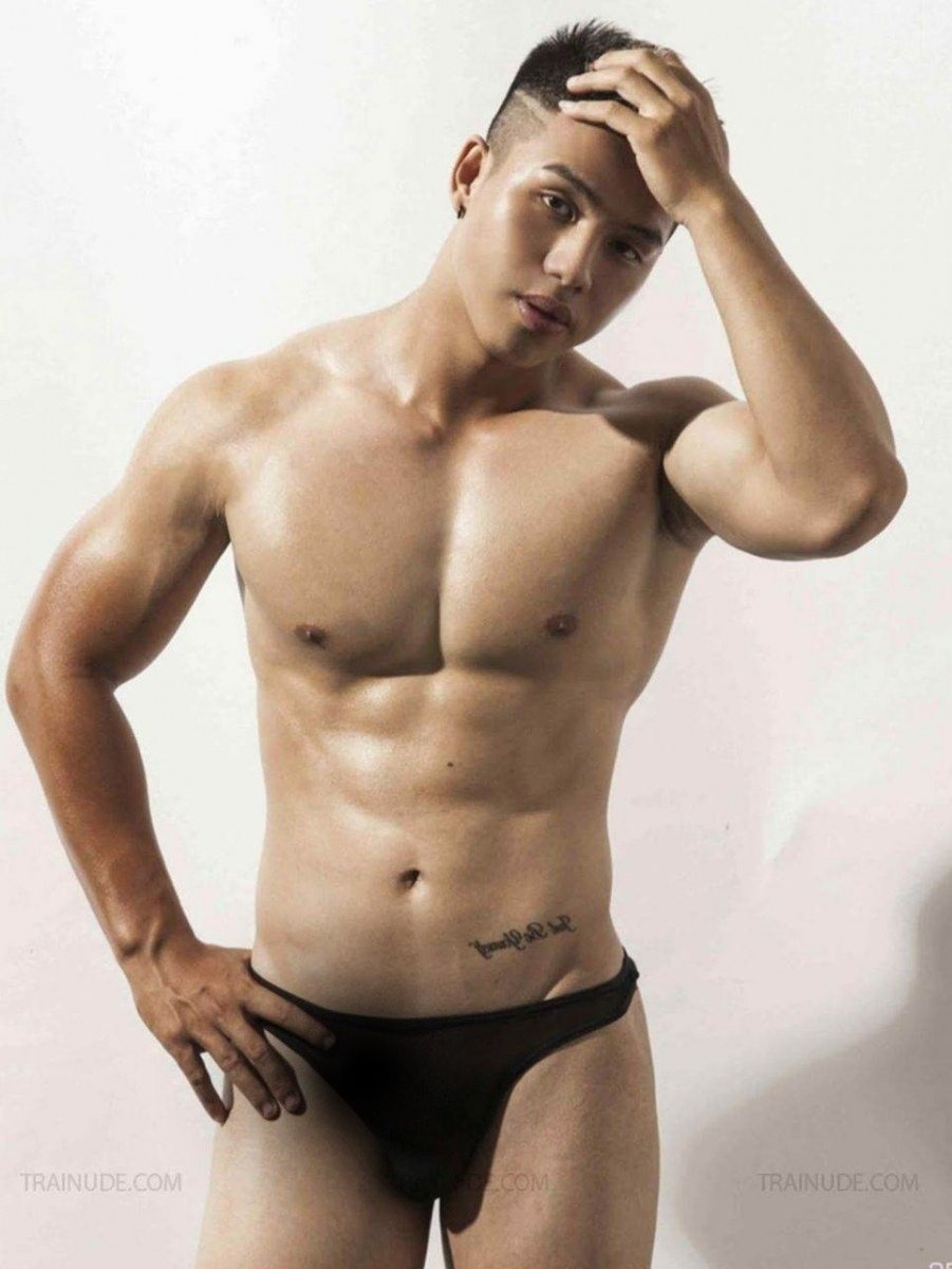 หนุ่มหล่อขึ้นปก 903.2