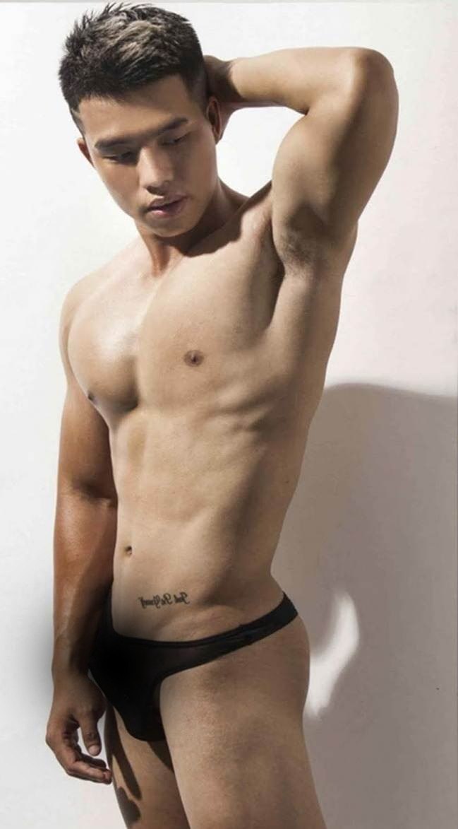 หนุ่มหล่อขึ้นปก 903.2