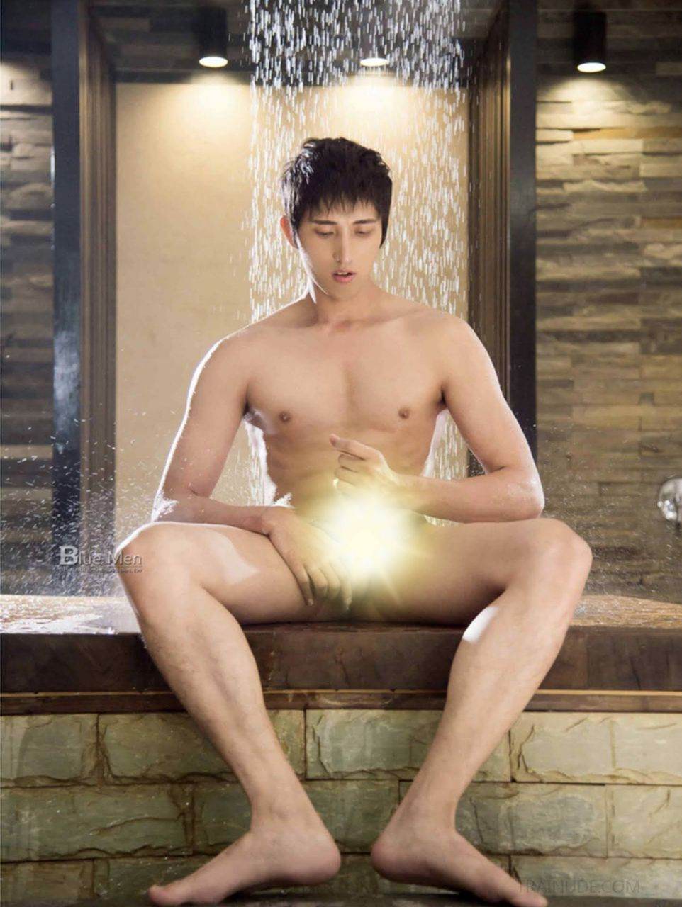 หนุ่มหล่อขึ้นปก 896.2