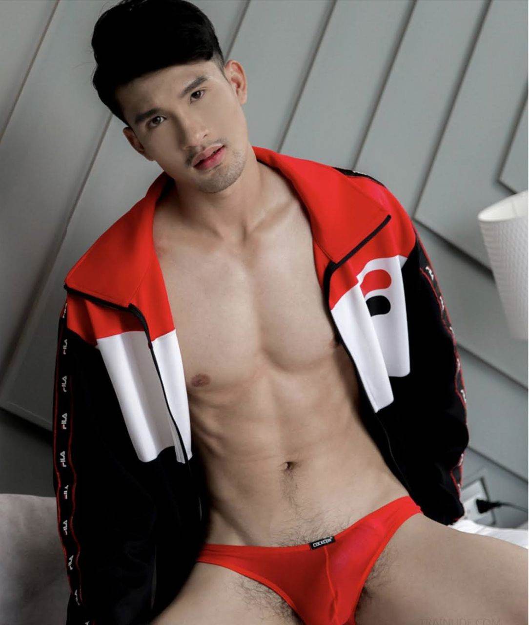หนุ่มหล่อขึ้นปก 902.2