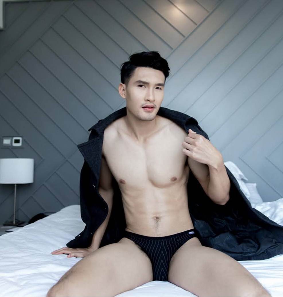 หนุ่มหล่อขึ้นปก 902.2