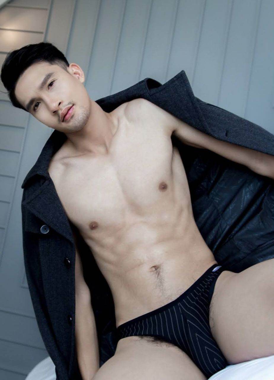 หนุ่มหล่อขึ้นปก 902.2
