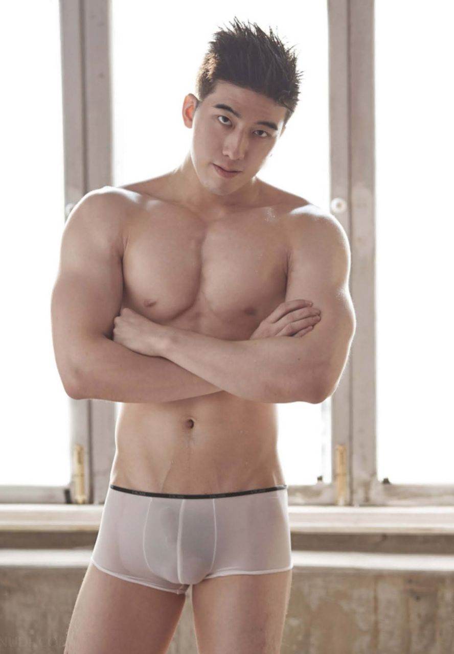 หนุ่มหล่อขึ้นปก 900.2