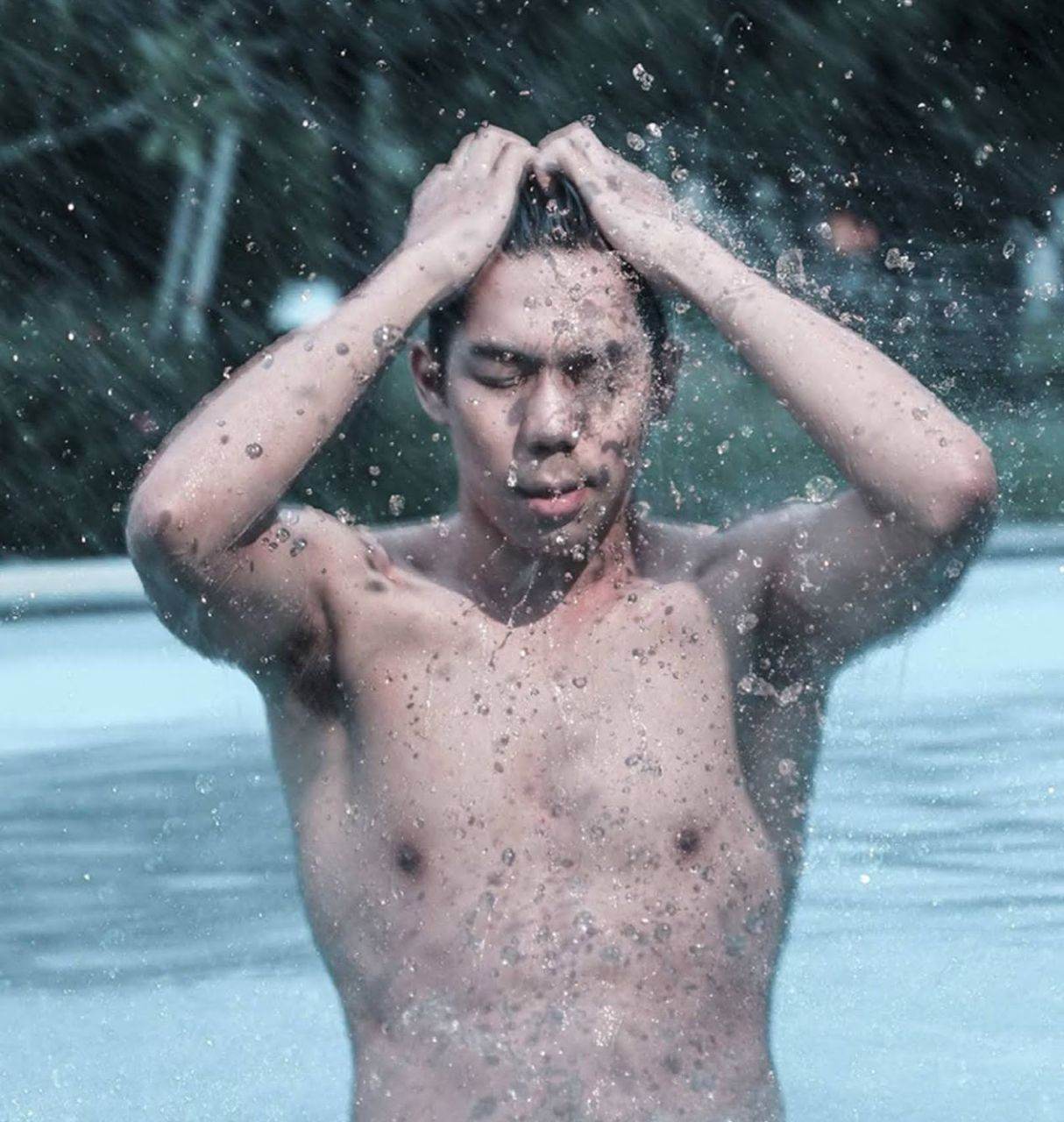 หนุ่มหล่อขึ้นปก 877.8