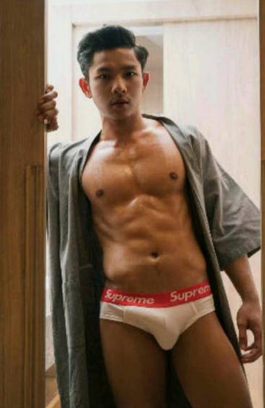 ปากอ้าต้นขาขยับ ☆1