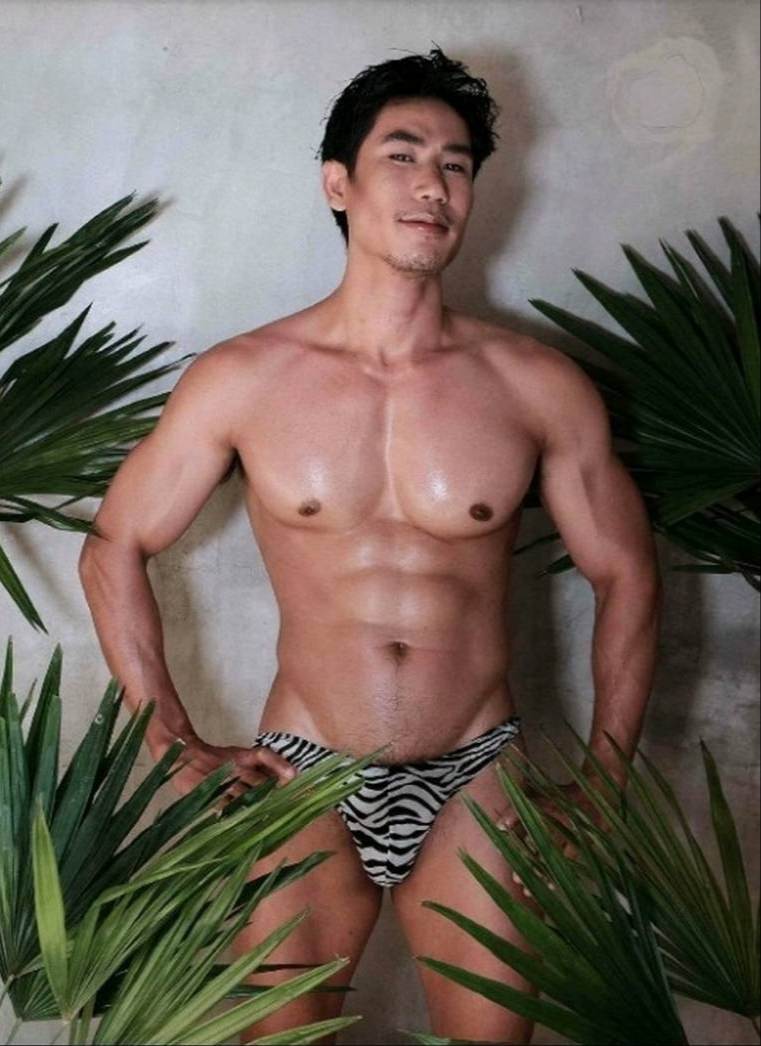 ปากอ้าต้นขาขยับ ☆3