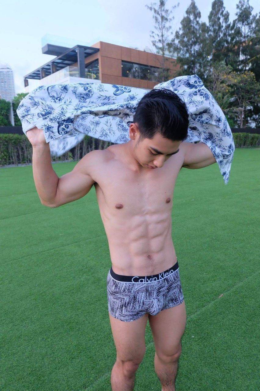 ปากอ้าต้นขาขยับ ☆3