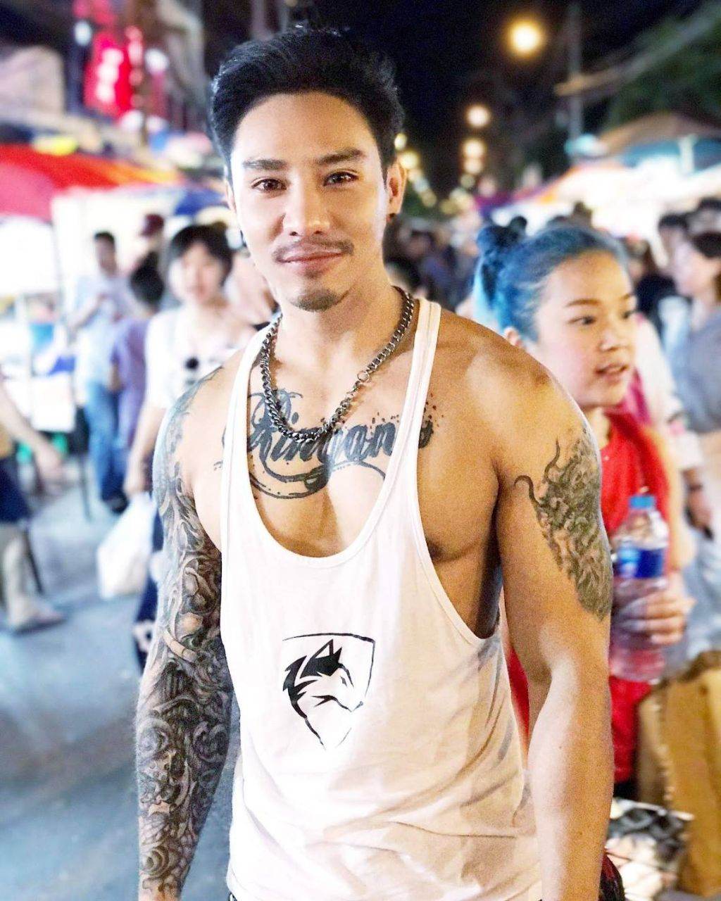 ปากอ้าต้นขาขยับ ☆4