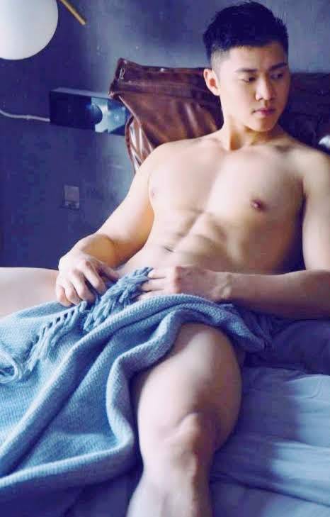 ปากอ้าต้นขาขยับ ☆4