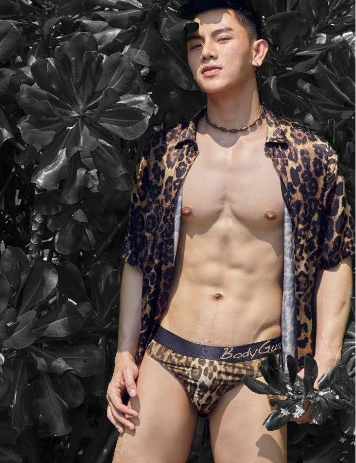 ปากอ้าต้นขาขยับ ☆4