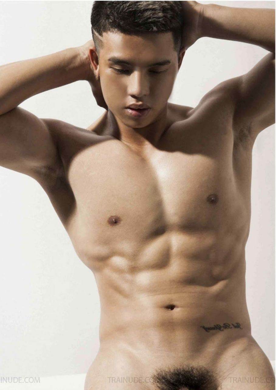 หนุ่มหล่อขึ้นปก 903.3