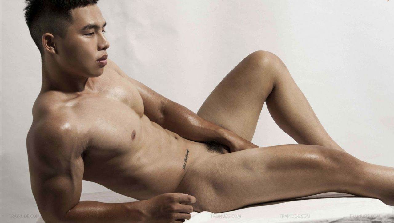 หนุ่มหล่อขึ้นปก 903.3