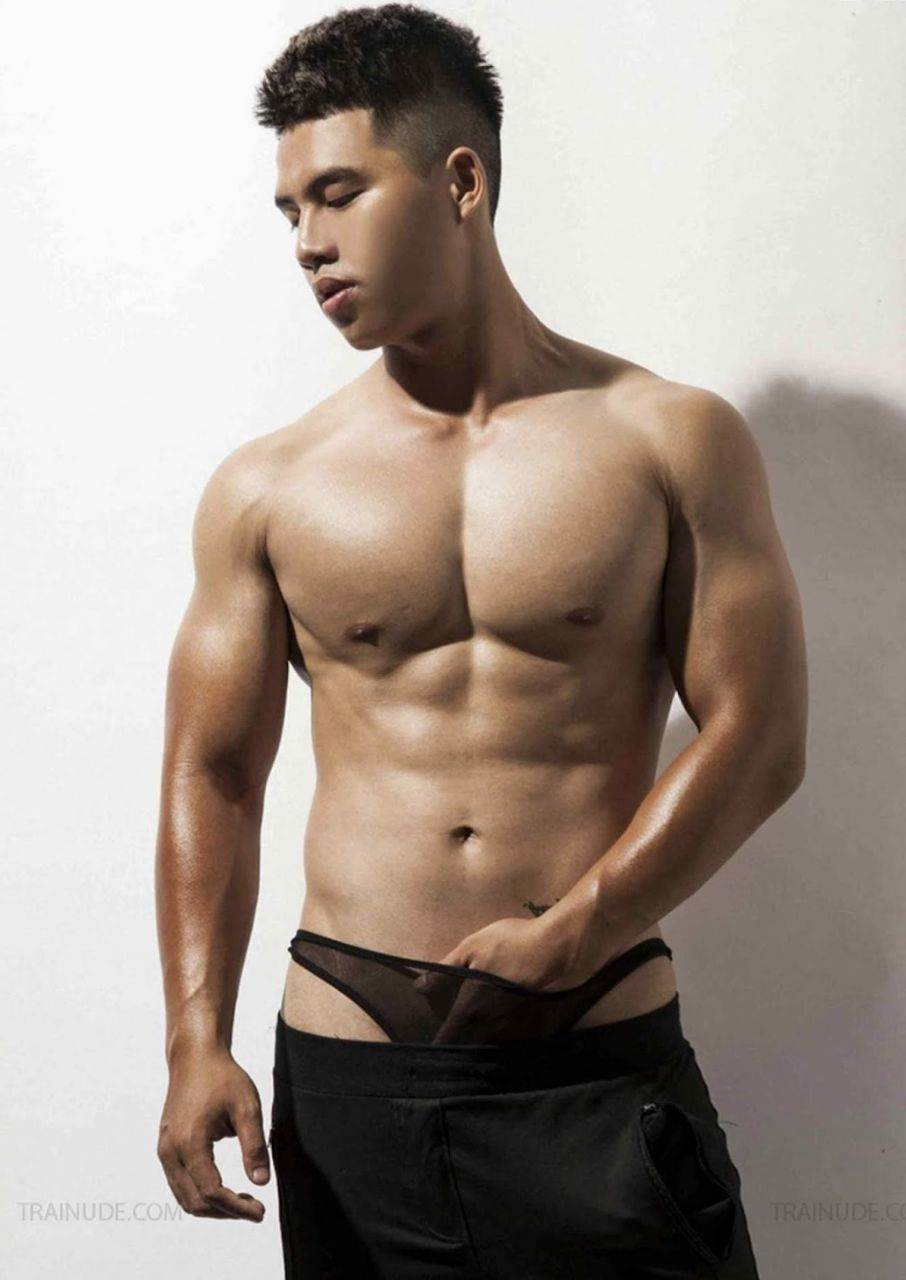 หนุ่มหล่อขึ้นปก 903.3