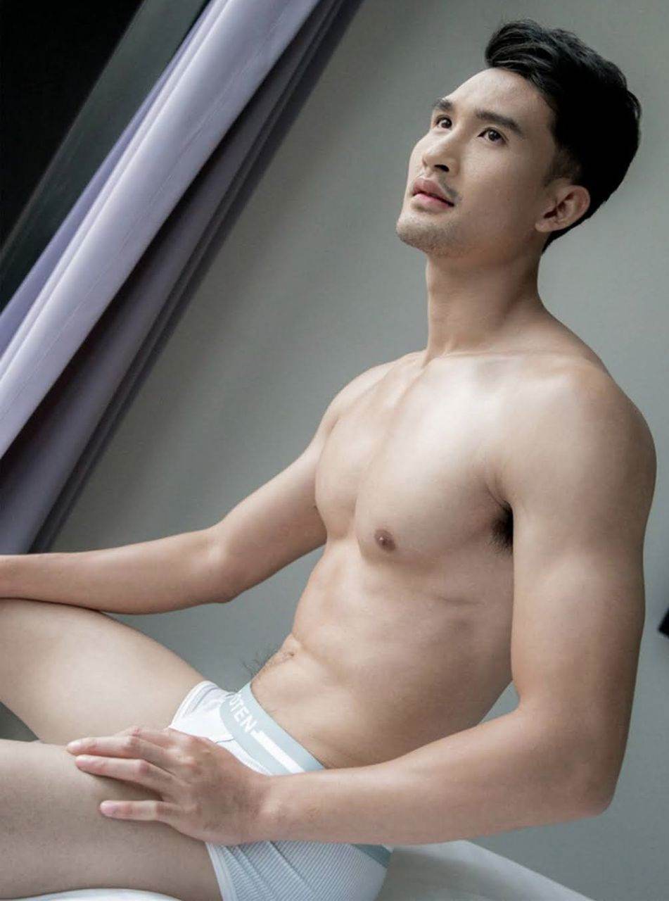 หนุ่มหล่อขึ้นปก 902.3
