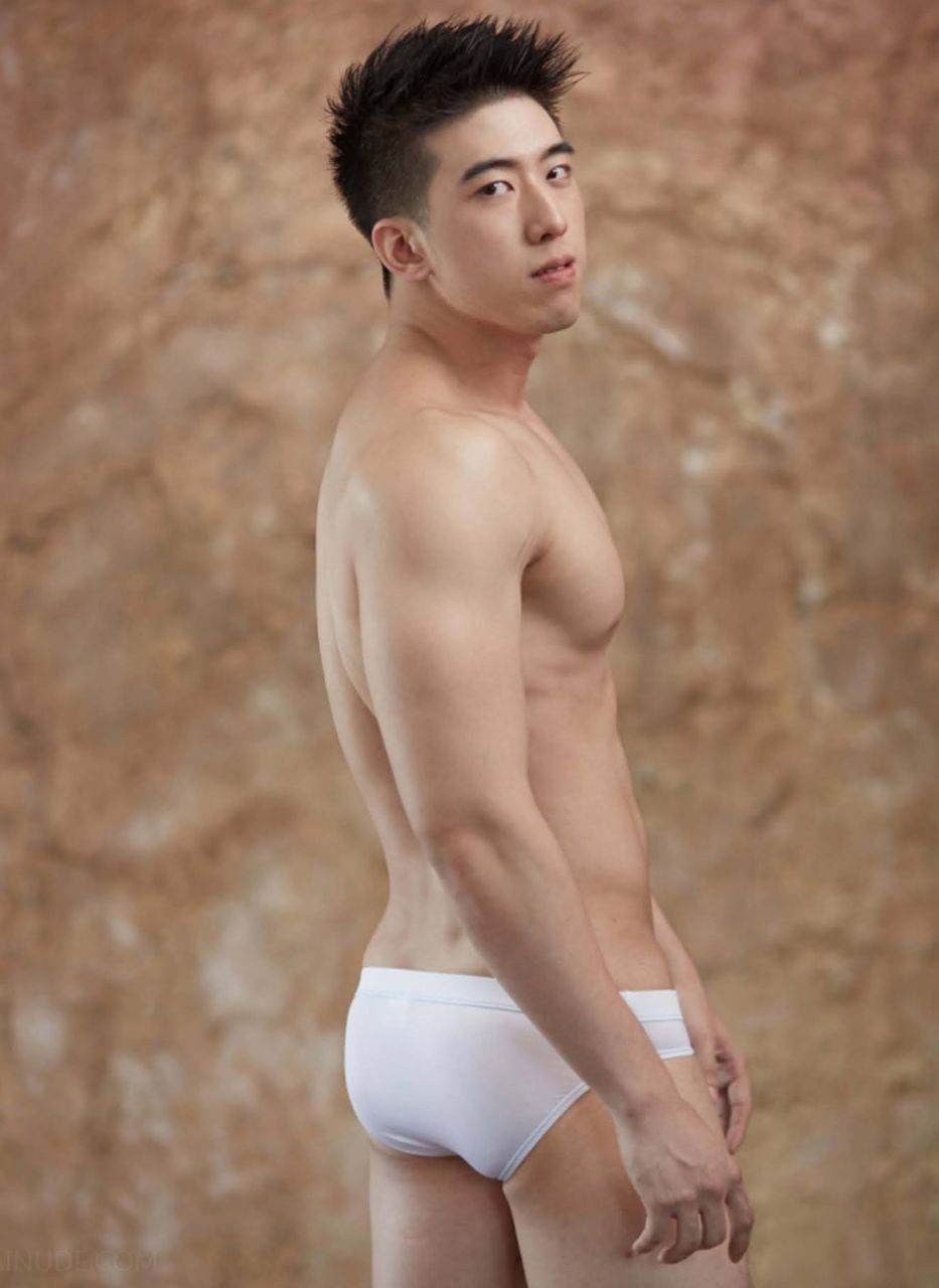 หนุ่มหล่อขึ้นปก 900.3