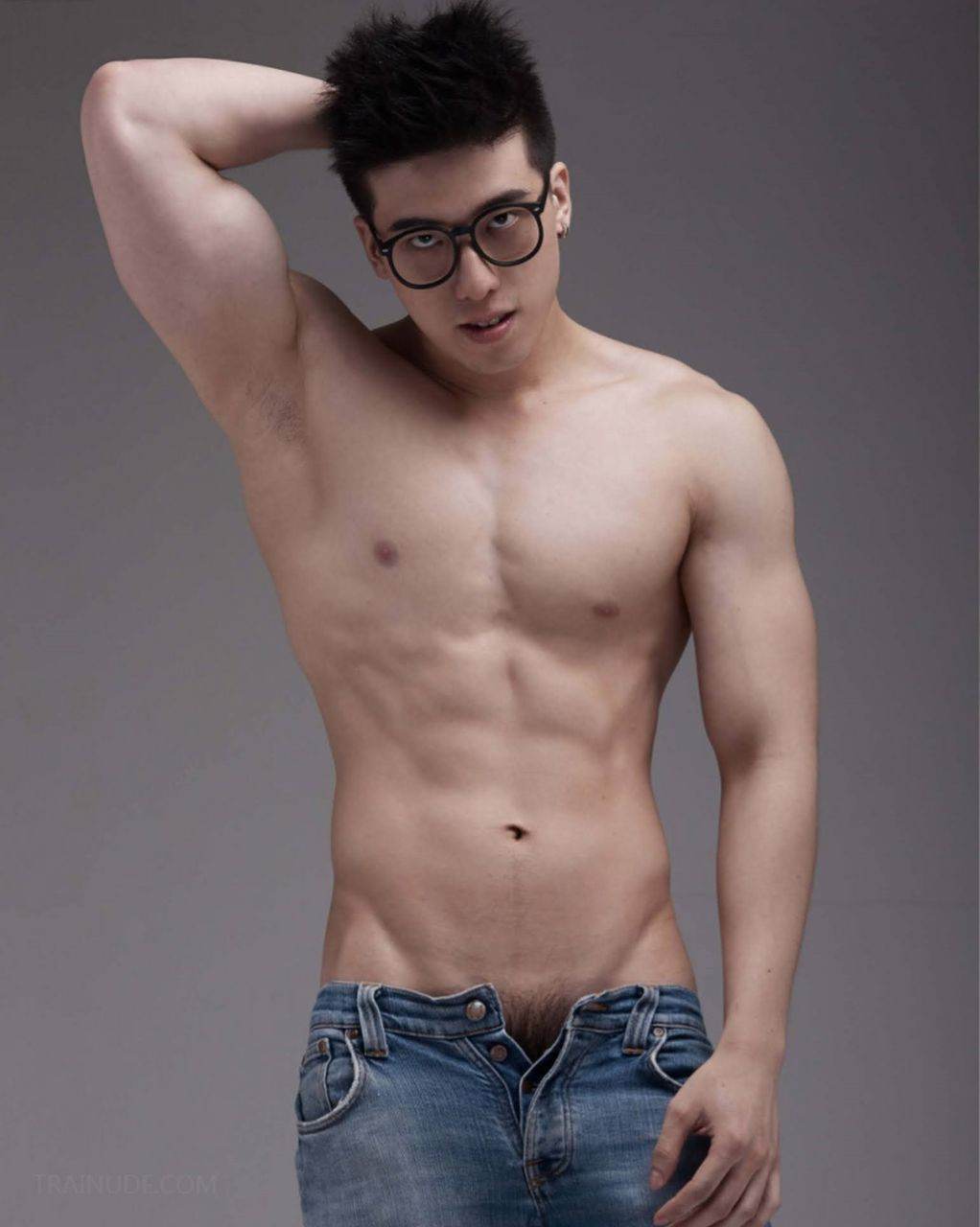 หนุ่มหล่อขึ้นปก 900.3