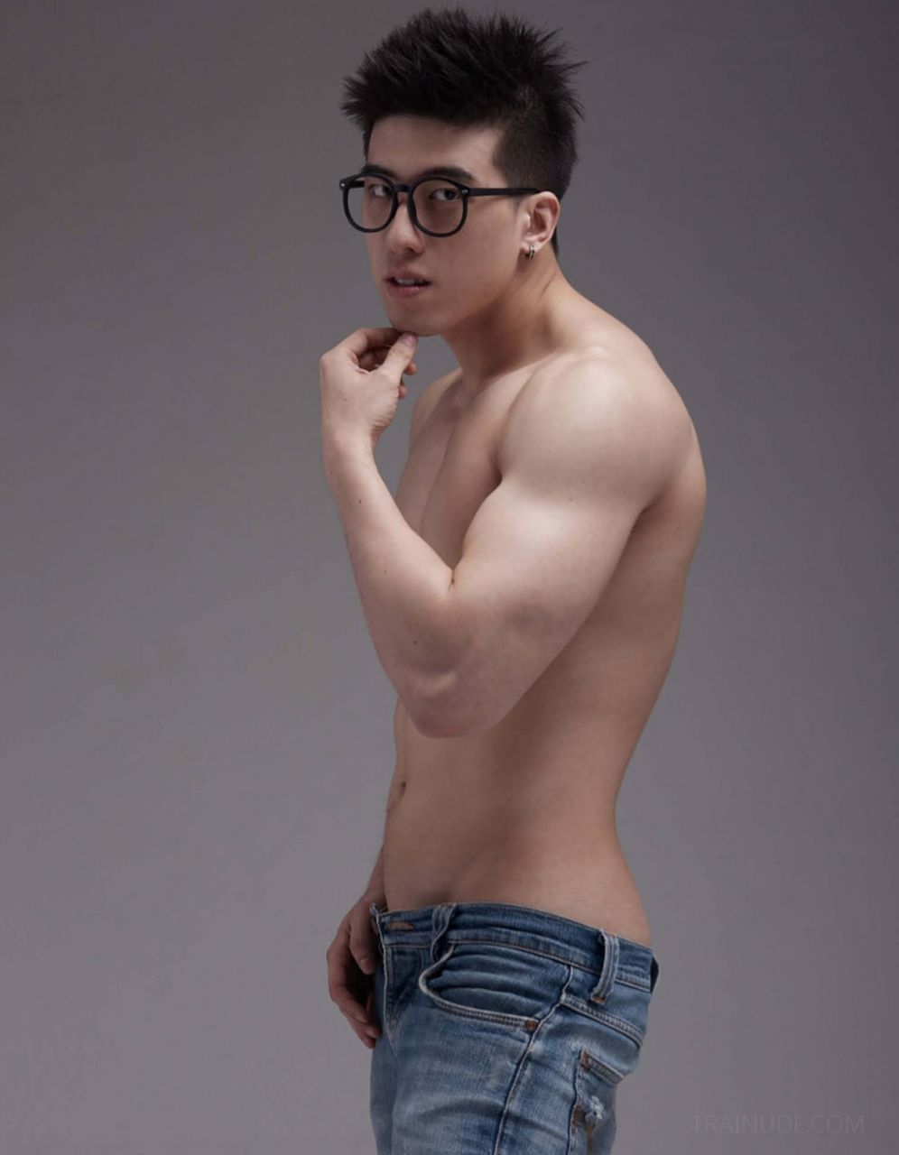 หนุ่มหล่อขึ้นปก 900.3
