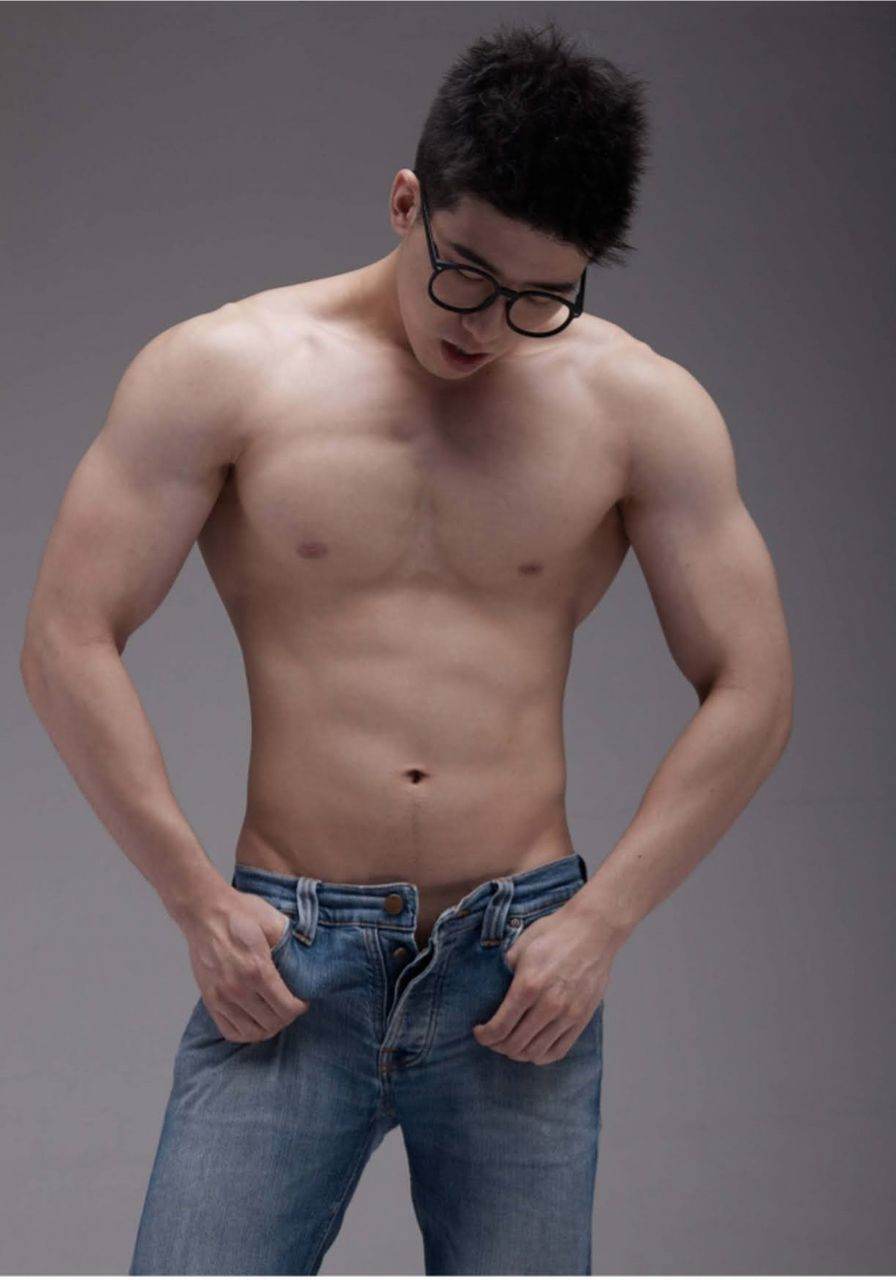 หนุ่มหล่อขึ้นปก 900.4