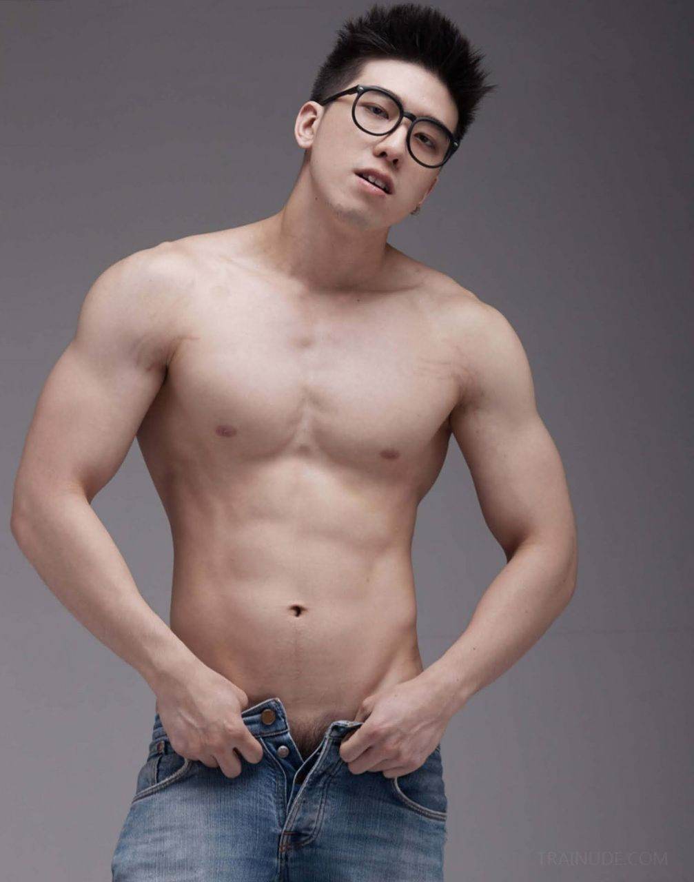 หนุ่มหล่อขึ้นปก 900.4
