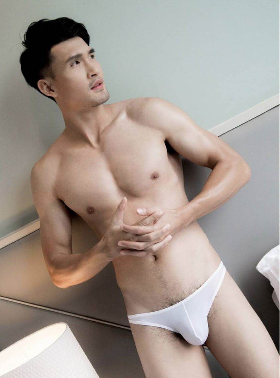 หนุ่มหล่อขึ้นปก 902.4