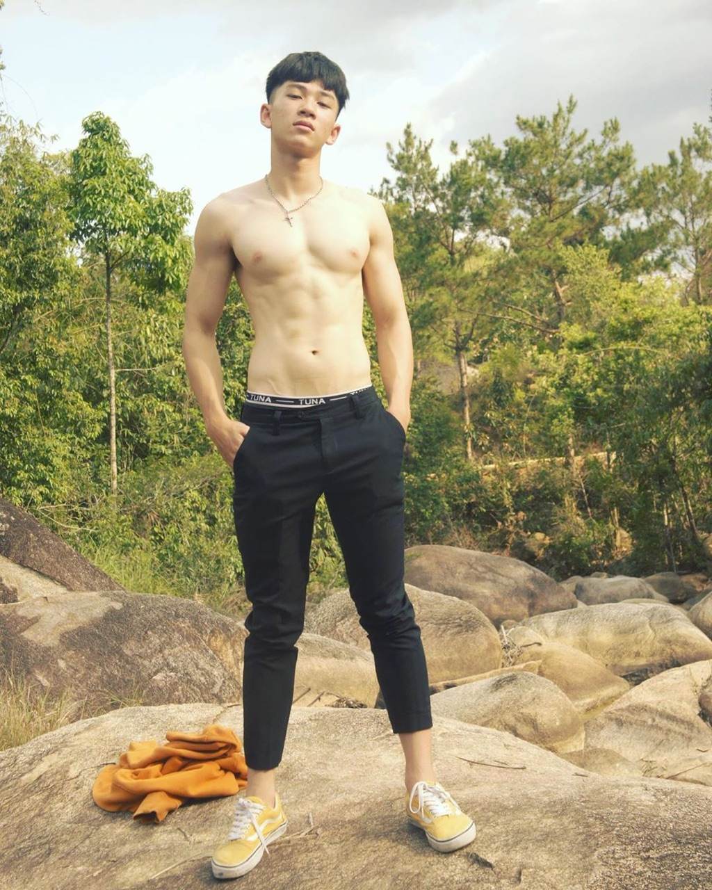 ถอดโชว์เรือนร่าง 2689
