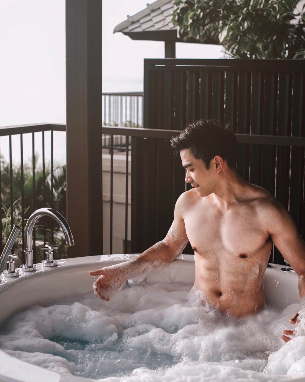 ถอดโชว์เรือนร่าง 2689