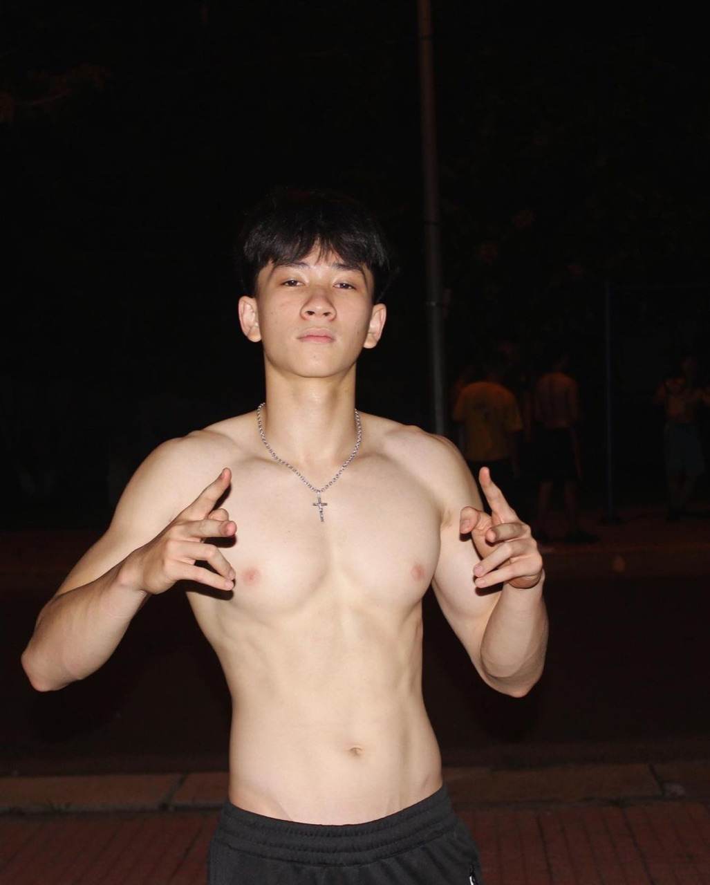 ถอดโชว์เรือนร่าง 2689