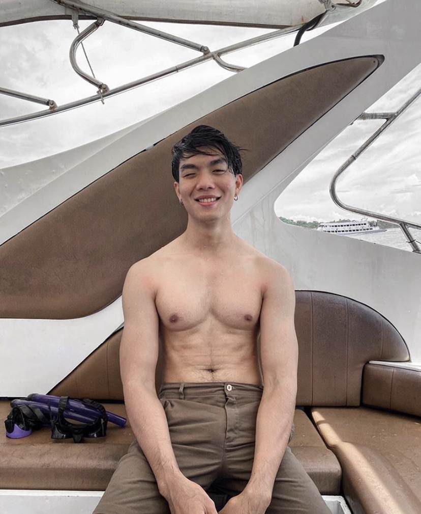 ถอดโชว์เรือนร่าง 2689