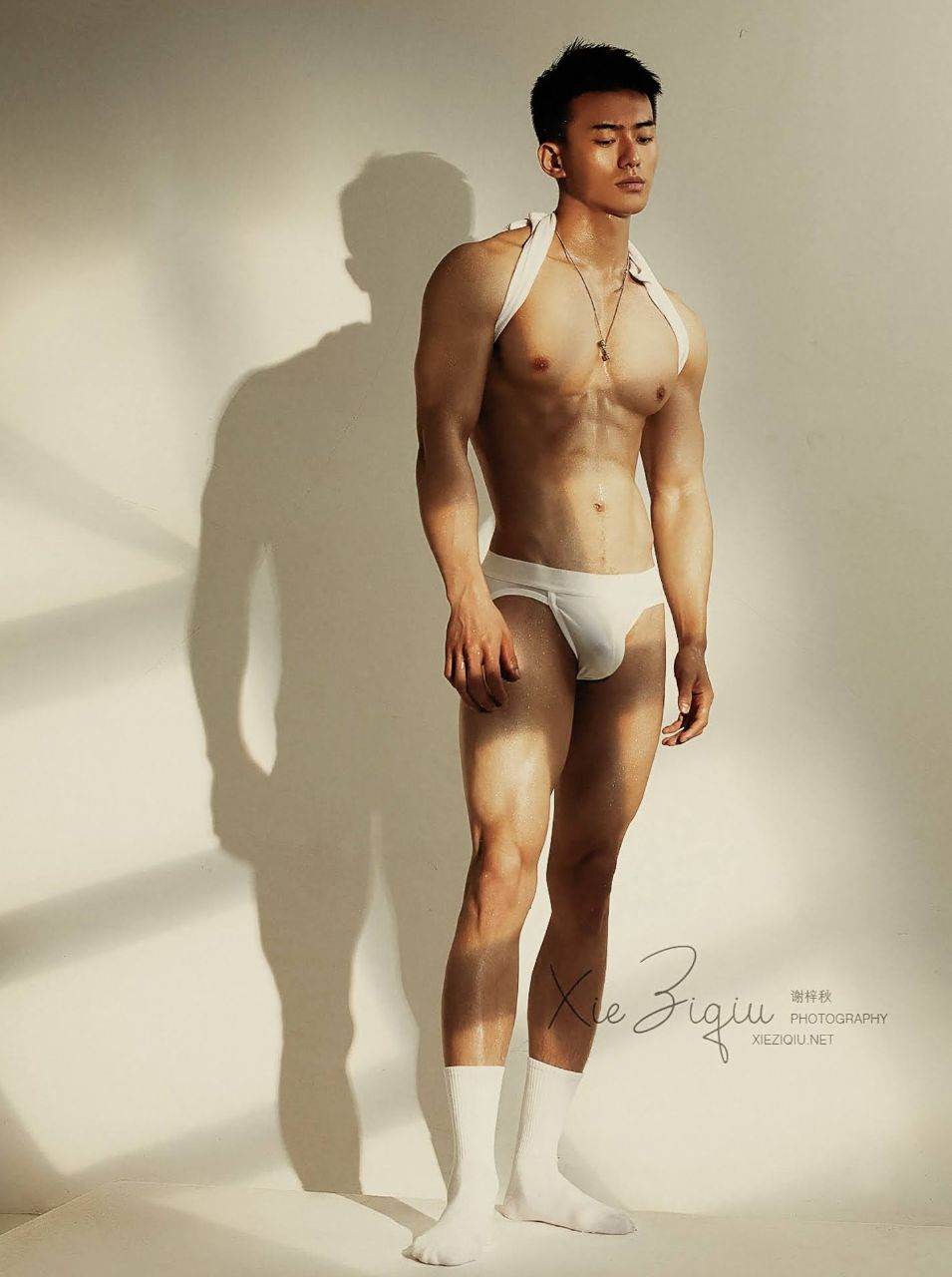 หนุ่มหล่อขึ้นปก 912