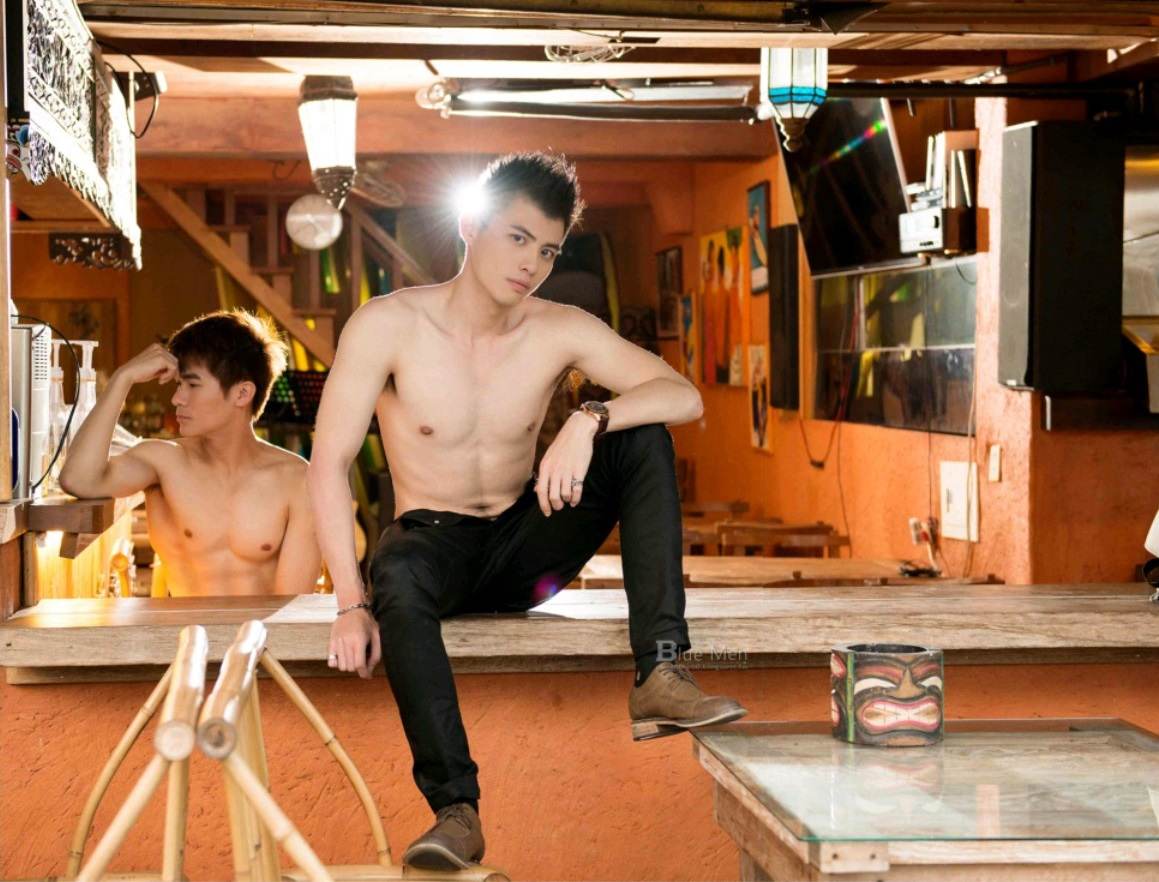 หนุ่มหล่อขึ้นปก 907.1