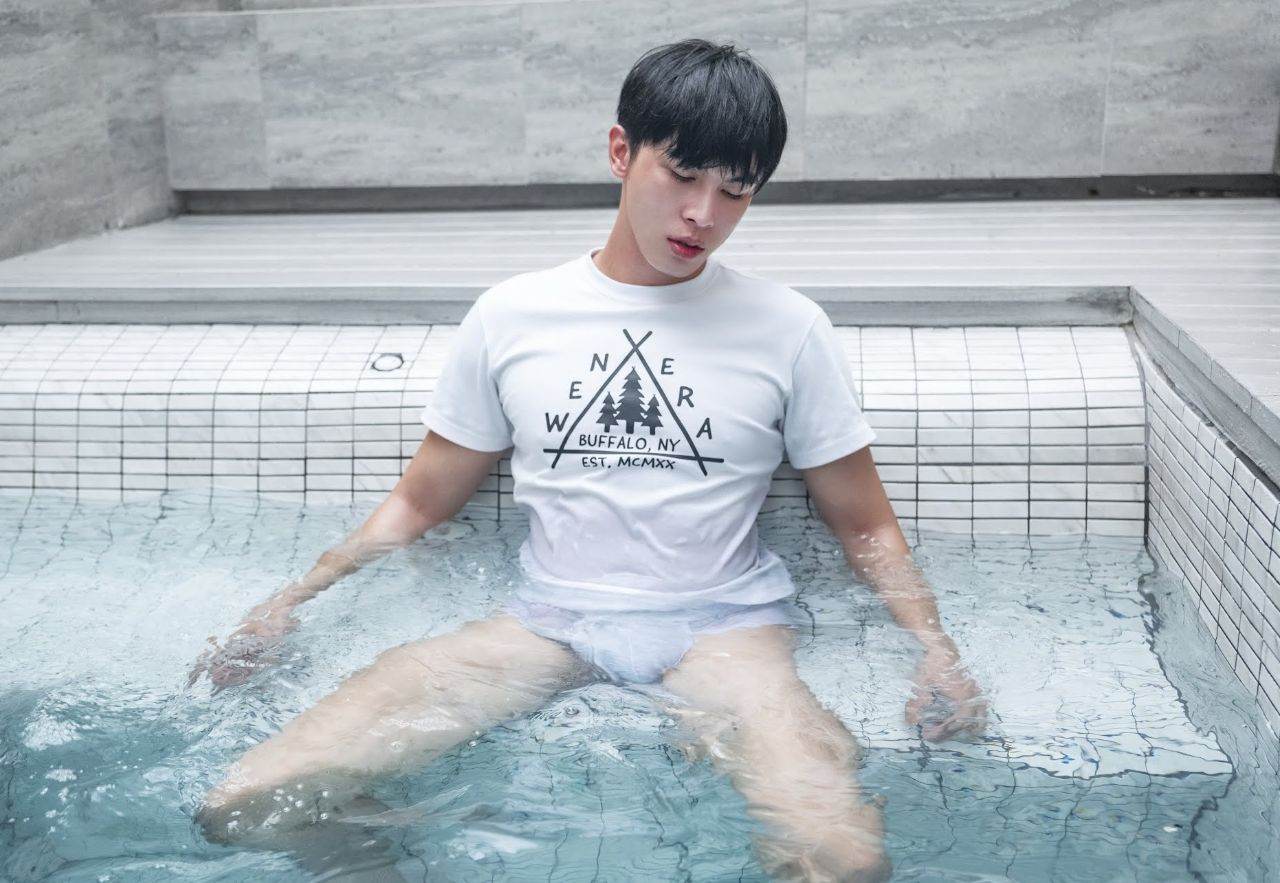 หนุ่มหล่อขึ้นปก 905.1