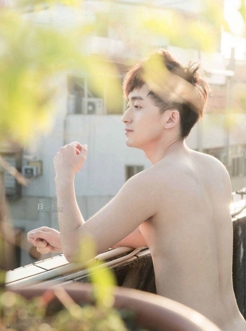 หนุ่มหล่อขึ้นปก 898.5