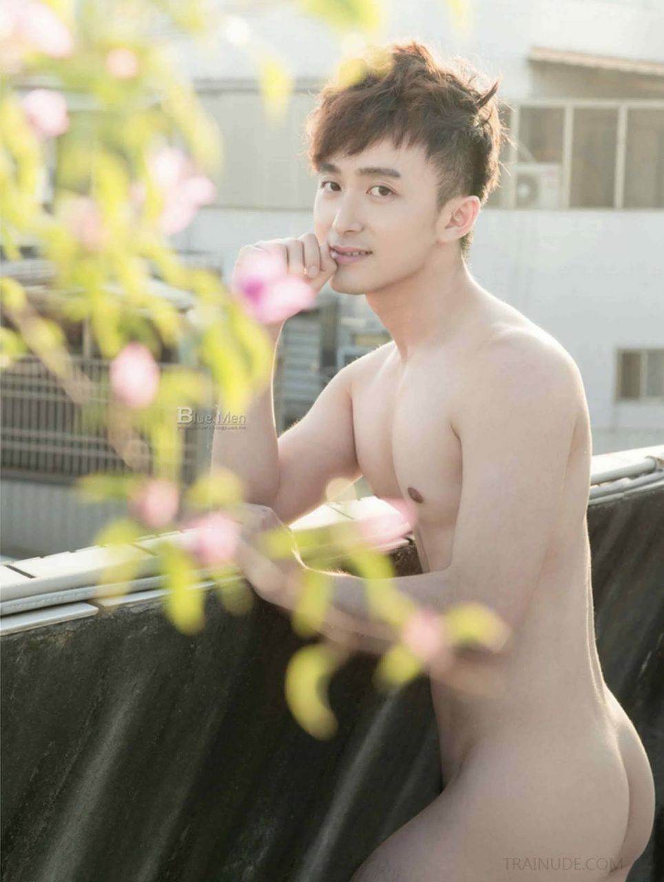 หนุ่มหล่อขึ้นปก 898.5