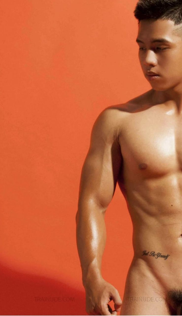 หนุ่มหล่อขึ้นปก 903.5