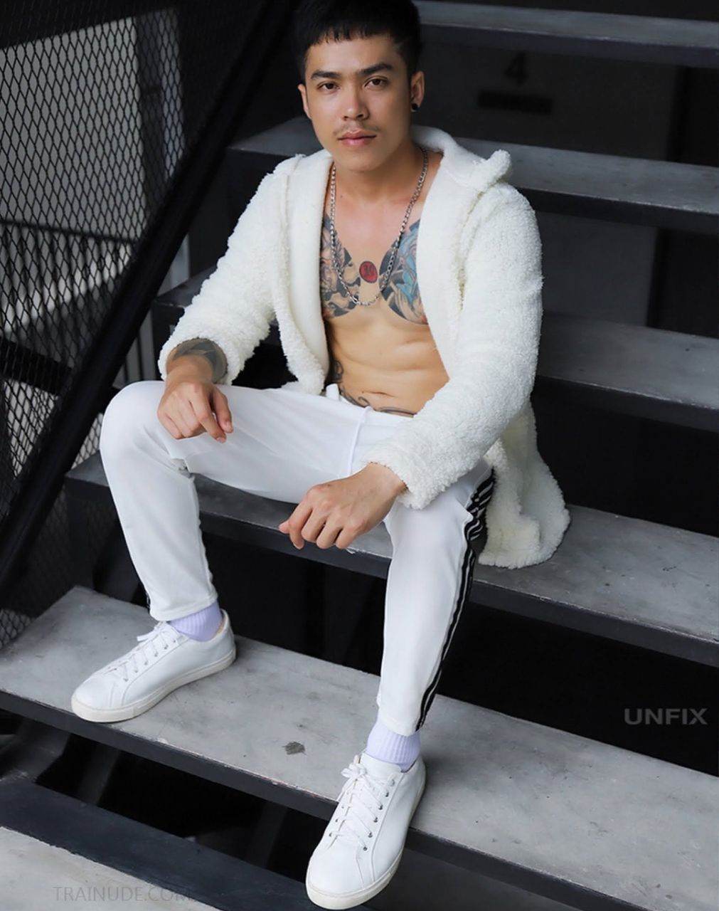 หนุ่มหล่อขึ้นปก 909.1