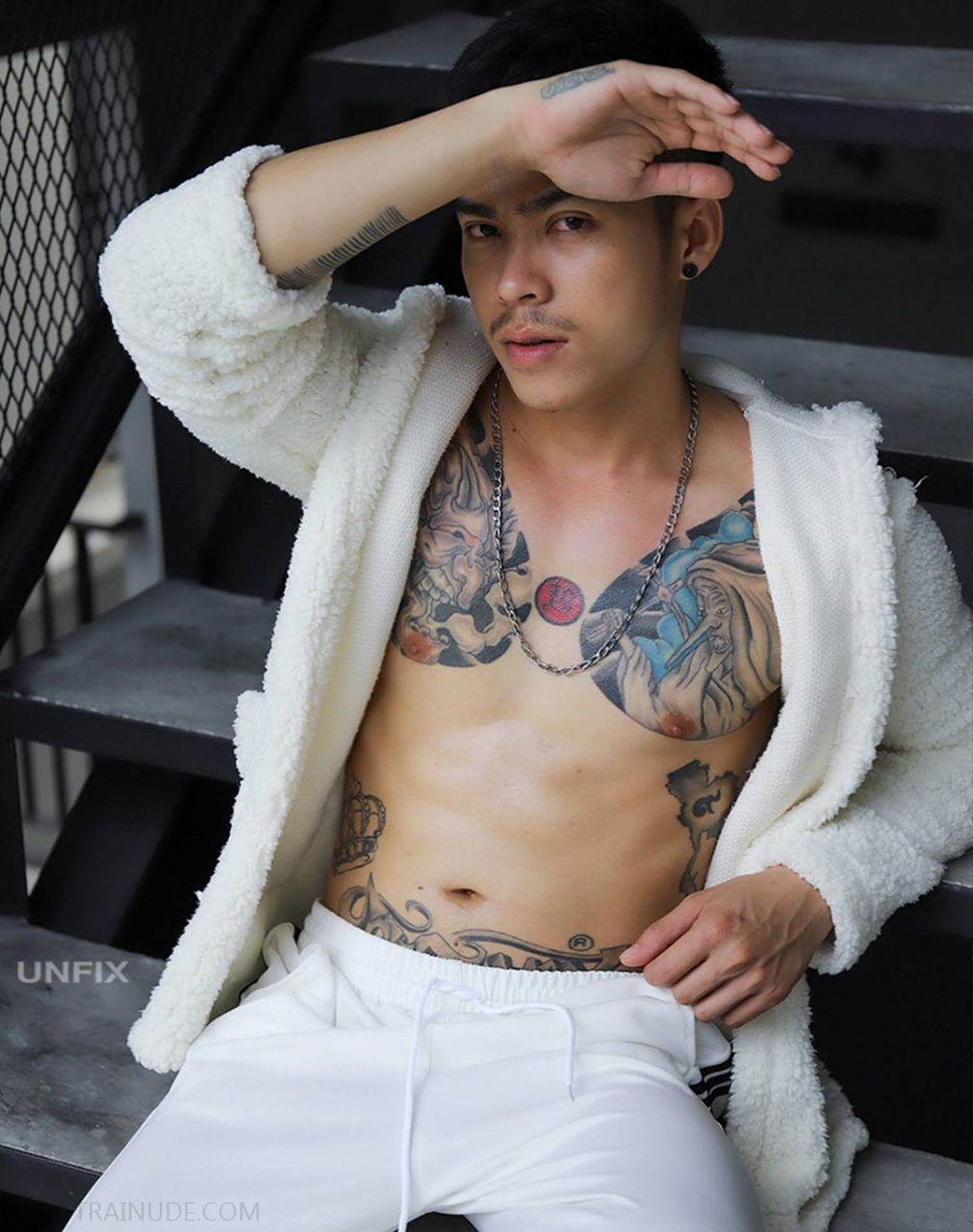 หนุ่มหล่อขึ้นปก 909.1