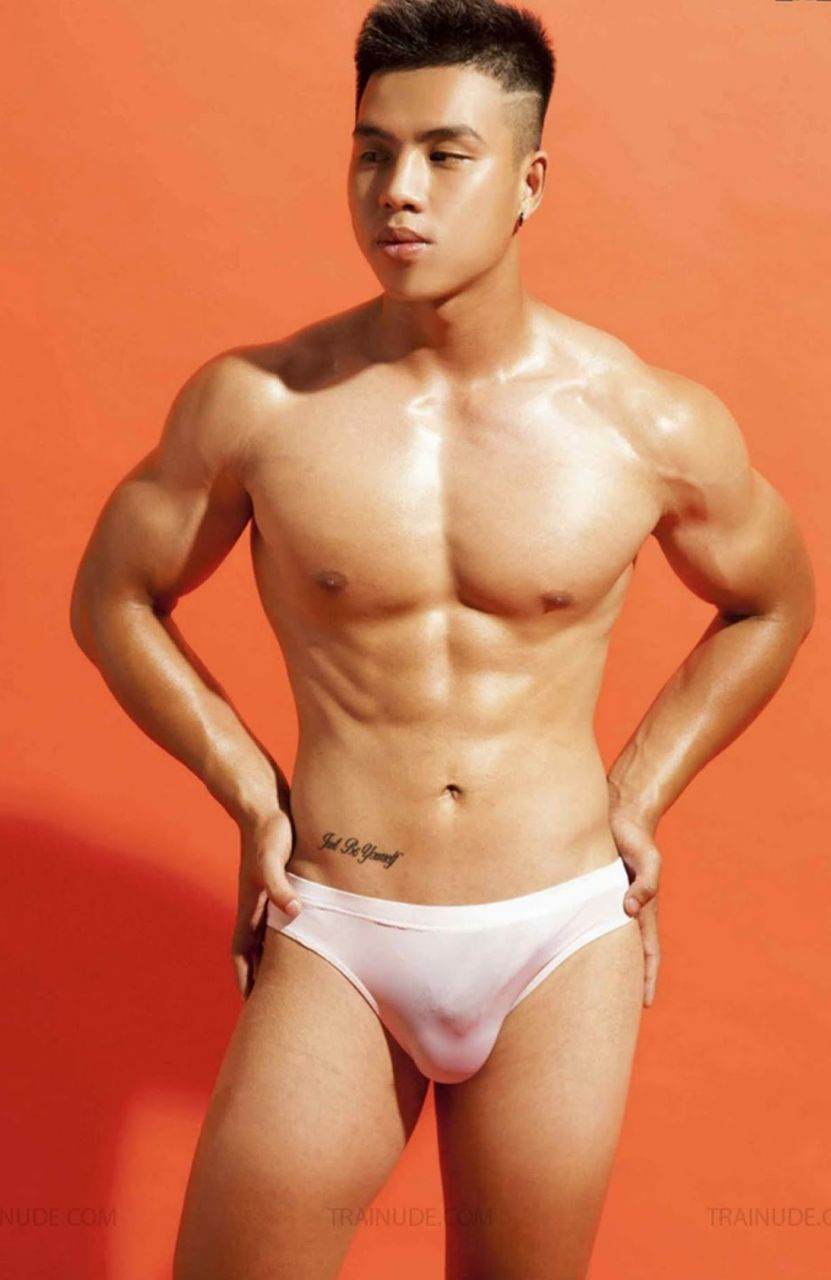หนุ่มหล่อขึ้นปก 903.6