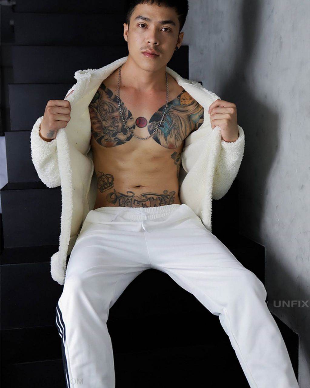 หนุ่มหล่อขึ้นปก 909.2