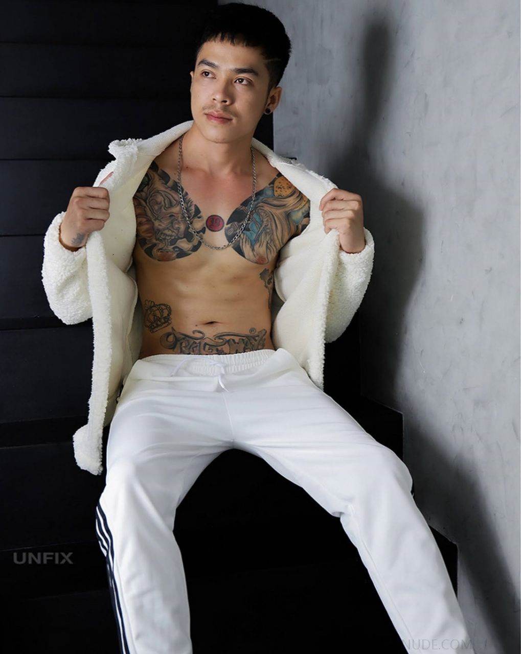 หนุ่มหล่อขึ้นปก 909.2