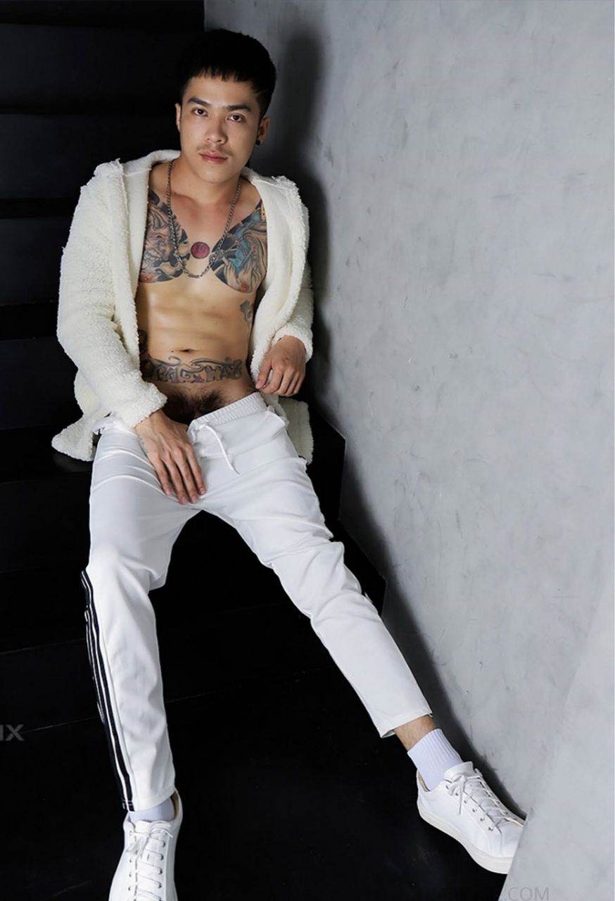 หนุ่มหล่อขึ้นปก 909.2