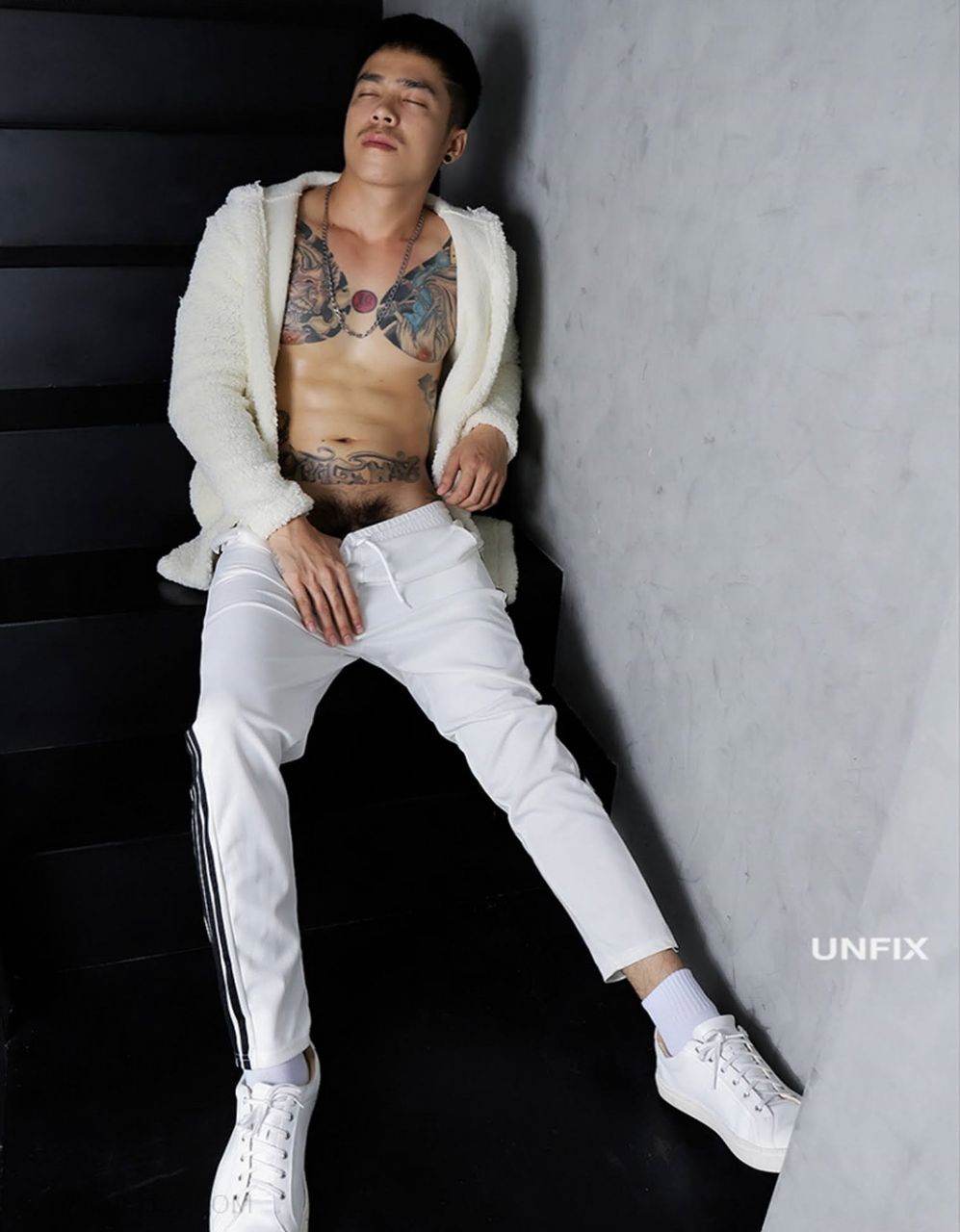 หนุ่มหล่อขึ้นปก 909.2