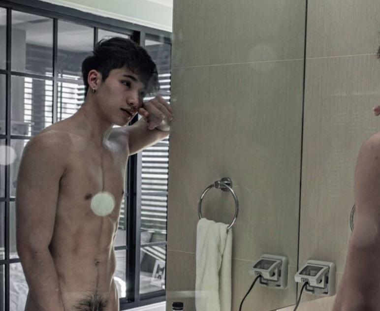 หนุ่มหล่อขึ้นปก 894.12