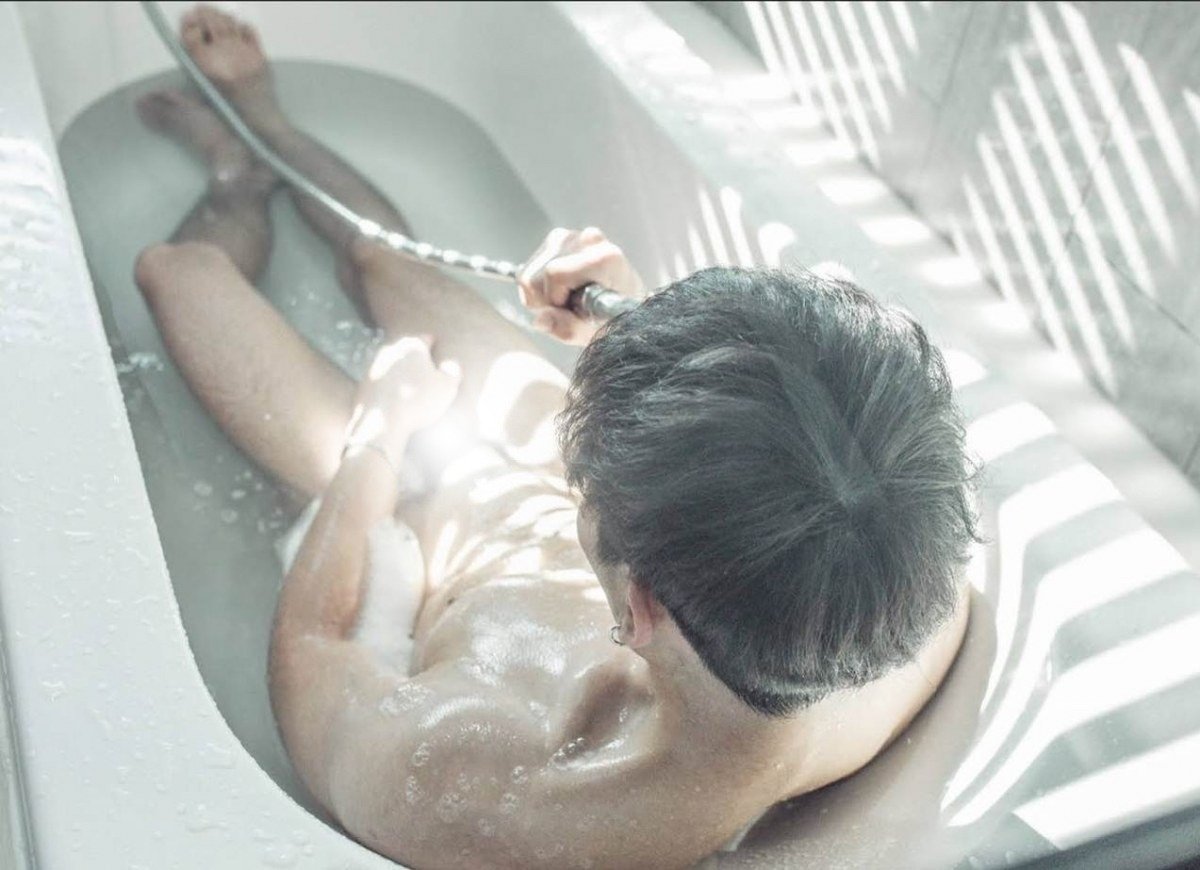 หนุ่มหล่อขึ้นปก 894.12