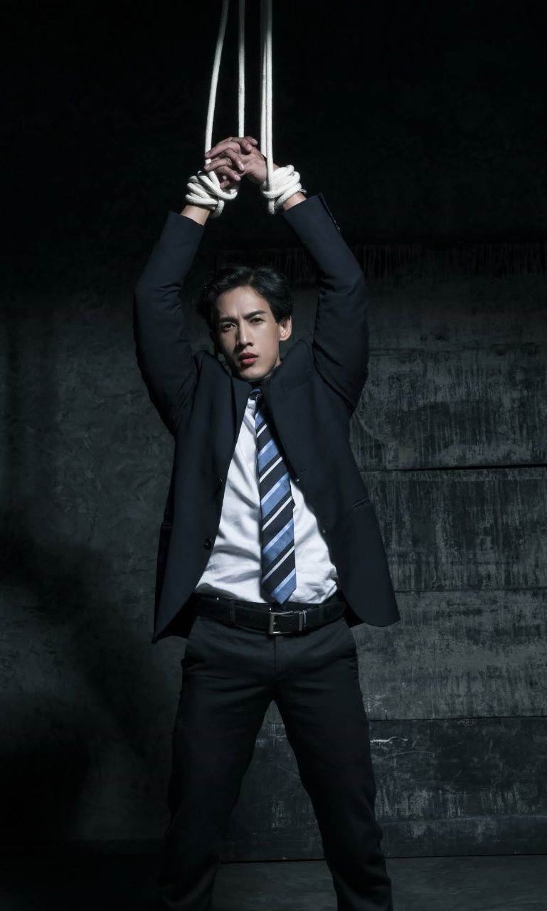 หนุ่มหล่อขึ้นปก 905.2
