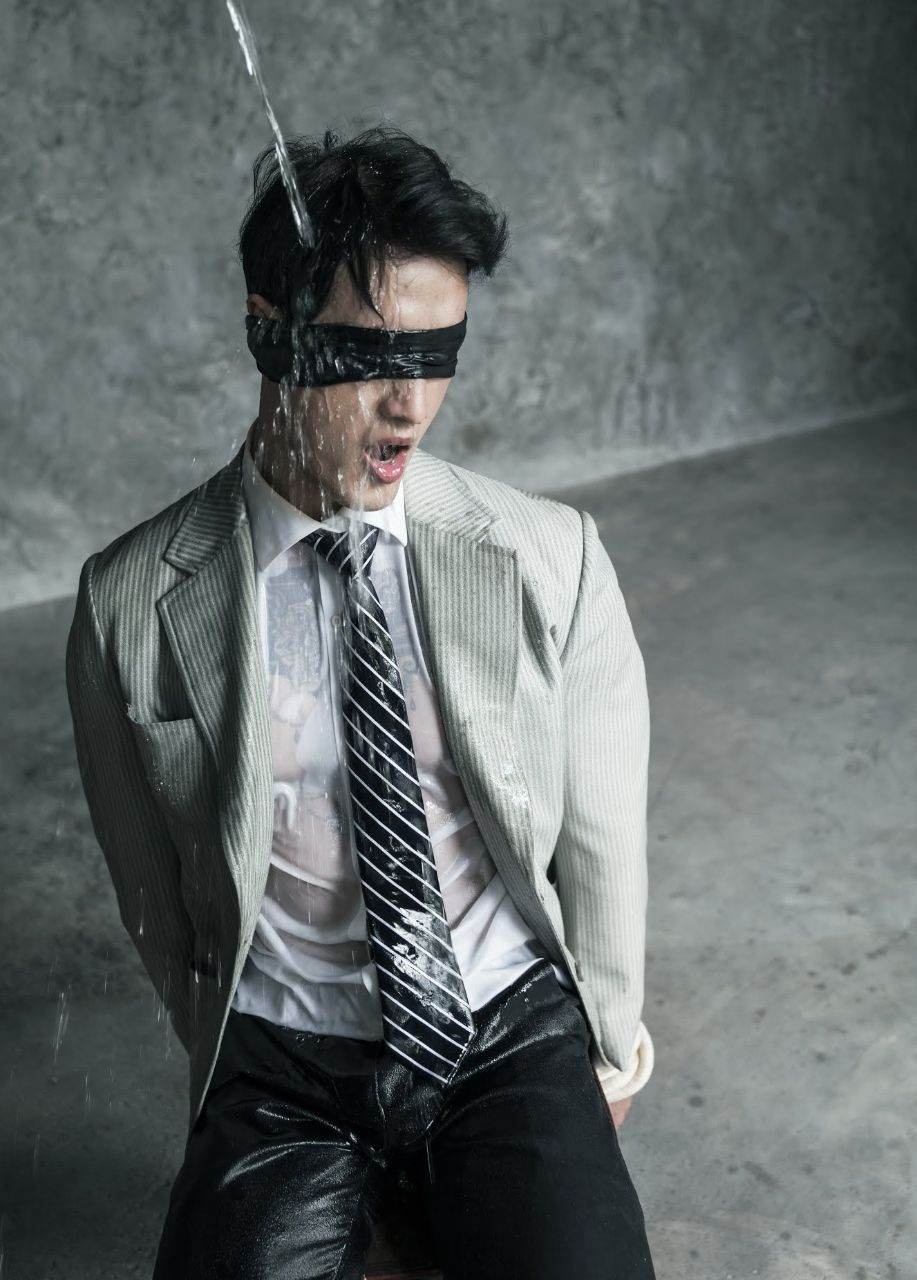 หนุ่มหล่อขึ้นปก 905.2