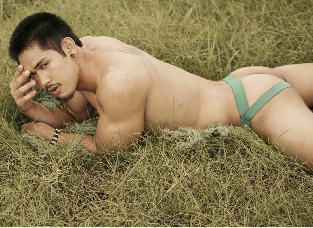 ในบ้านมีสาวหน้าตาเอ็กซ์และพี่SEXจนทิ้งงานทันที.นอกสถานที่มีหนุ่มหล่อและSEXจนพี่ทิ้งเมียมามีผัวแทบไม่ทัน