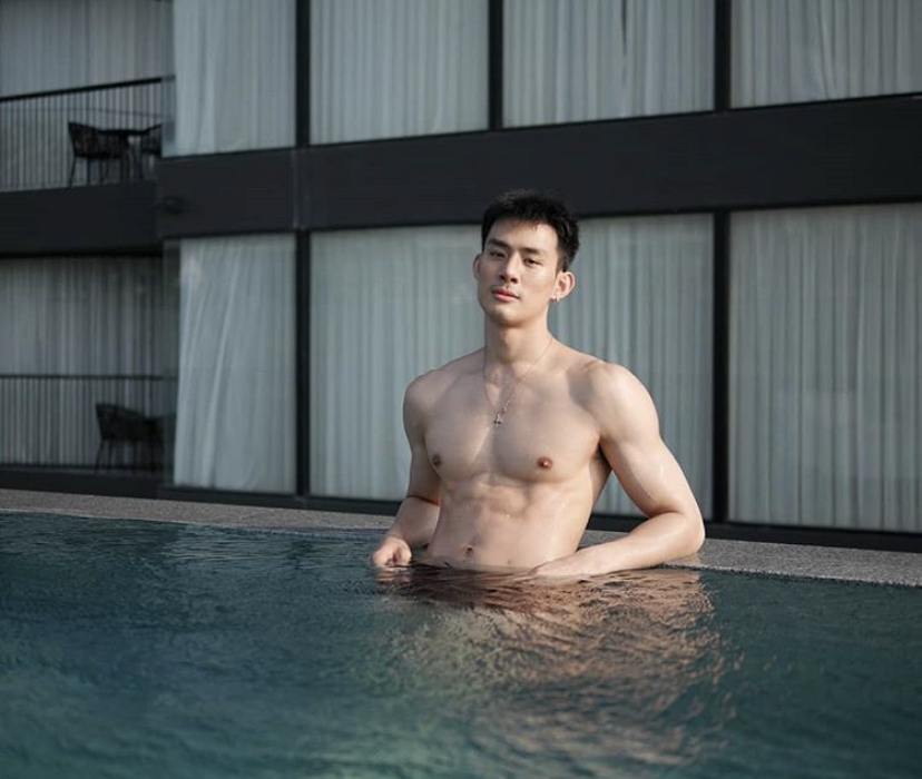 ผู้ชาย นมสวย {12}